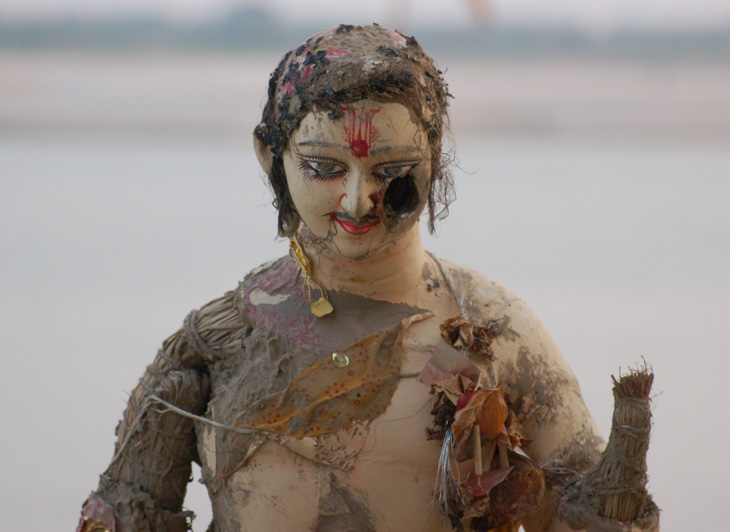 Statue. Varanasi